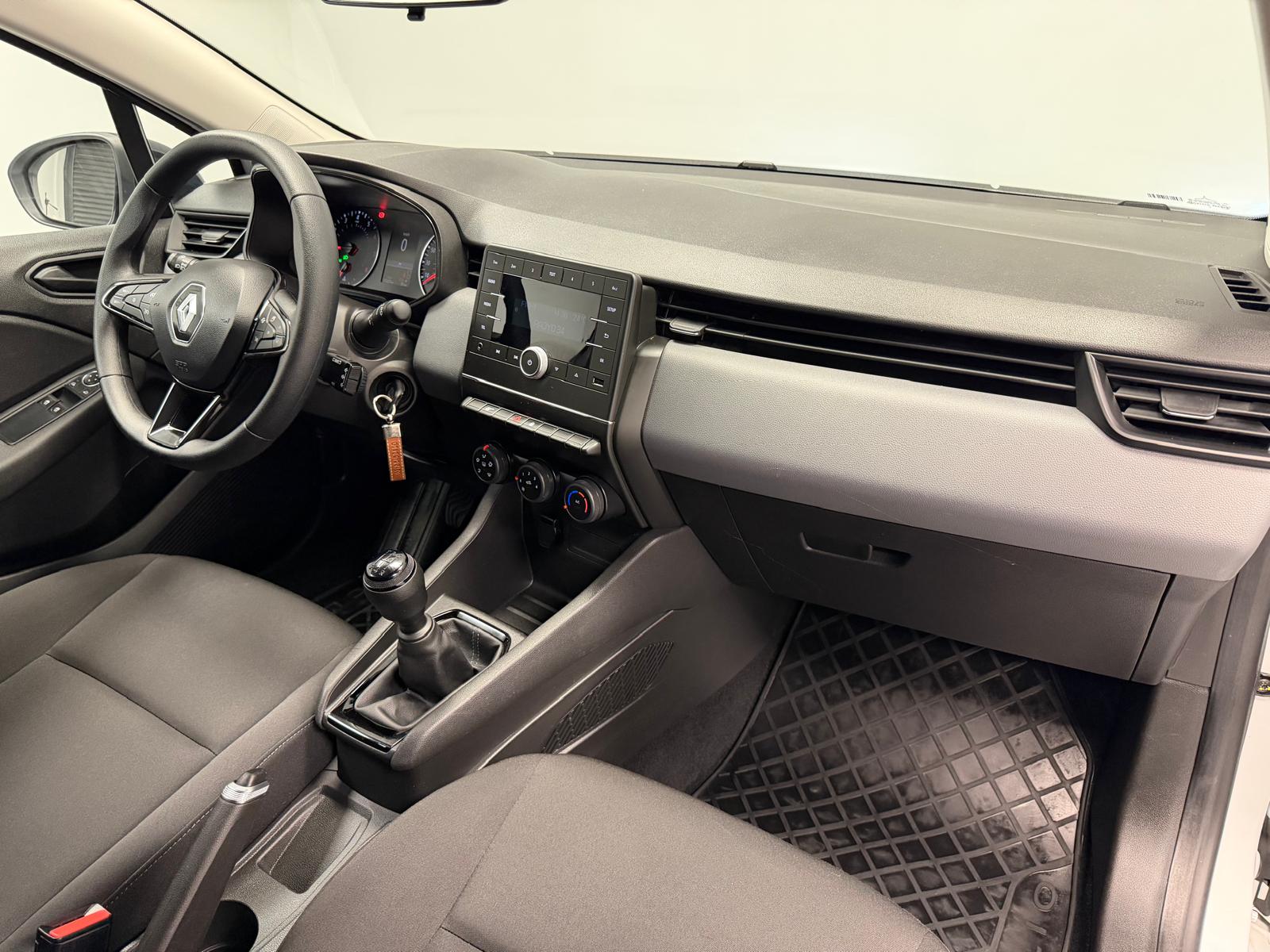 RENAULT CLIO 24